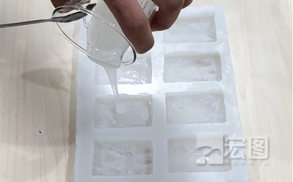 硅膠模具能倒液體硅膠嗎？