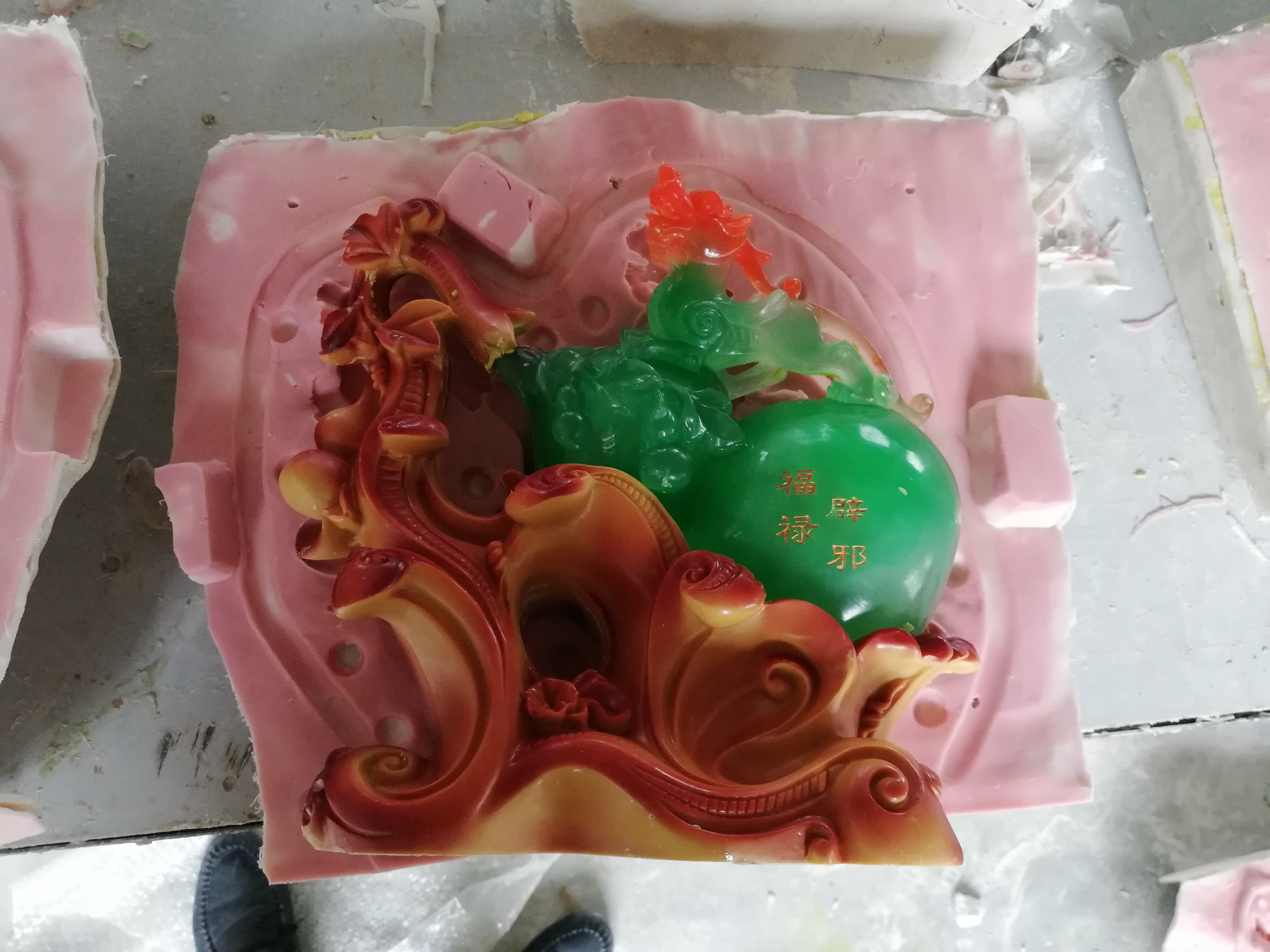 工業(yè)級模具硅膠不耐高溫怎么辦？