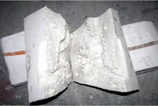 如何避免模具硅膠制品破裂？
